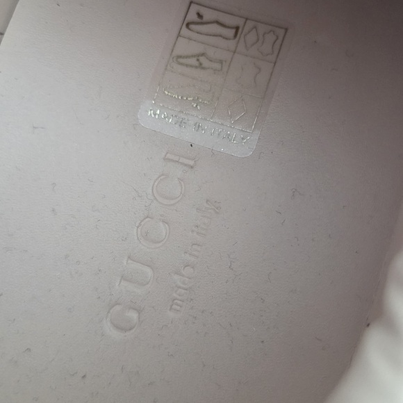 Gucci Beige Patterned Sneakers with Red and Navy Accents - Picture 6 of 8